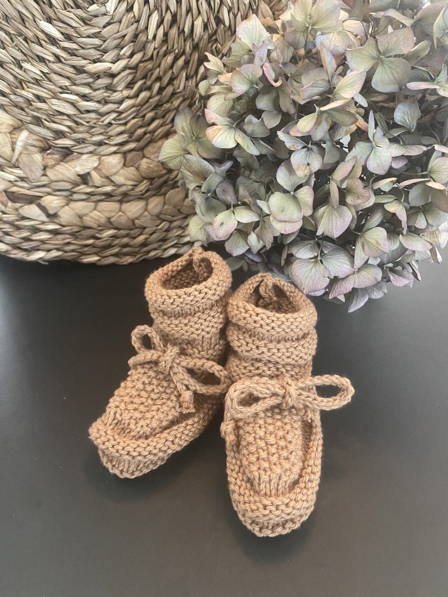 Boasty mini| Baby handgebreide slofjes - sokjes - pantoffels - baby & verzorging 0-12 maanden - 11 cm - meisjes/jongens -zachte zool - plain - slofsokjes - kinderen - eerste babyschoentjes- borstkolf -babyfoon met camera - baby monitor - white noise