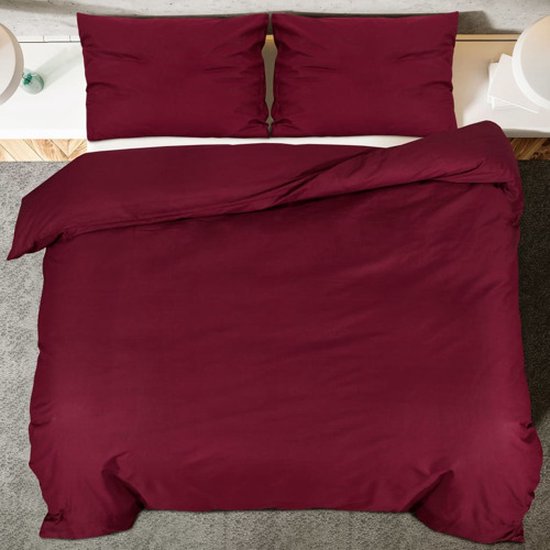 Ensemble de housses de couette bordeaux, vu de dessus.