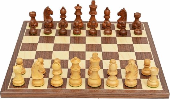 Afbeelding van het spel Luxe schaakspel: Schaakbord walnoot en esdoorn 35 cm - Schaakstukken acacia nr: 3