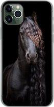 Geschikt voor iPhone 11 Pro Max hoesje - Paarden - Fries - Manen - Zwart - Dieren - Siliconen Telefoonhoesje