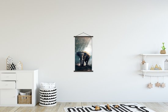 Porte-affiche avec affiche - Affiche scolaire - Éléphant - Animaux - Lumière - Forêt - Nature - Animaux sauvages - 40x80 cm - Lattes noires