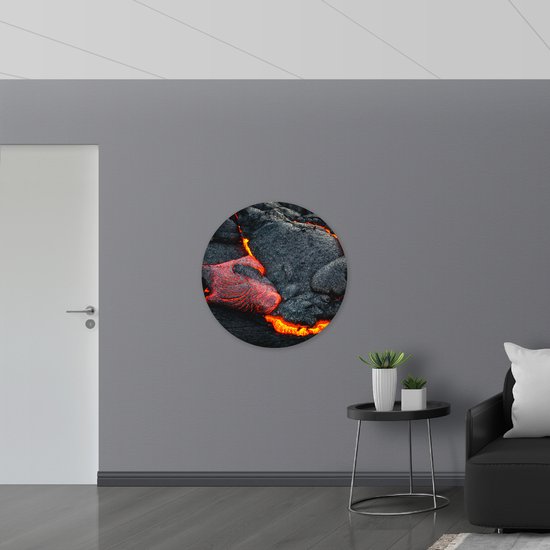 WallClassics - Muursticker Cirkel - Brandend Magma bij Vulkaan - 90x90 cm Foto op Muursticker