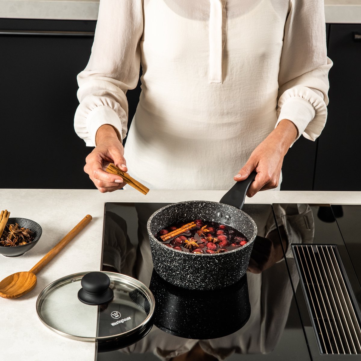 Westinghouse 8-delige Pannenset – Koekenpannen + Hapjespan + Braadpannen + Steelpan + Wokpan + Grillpan – Inductie – Black Marble – foto 4