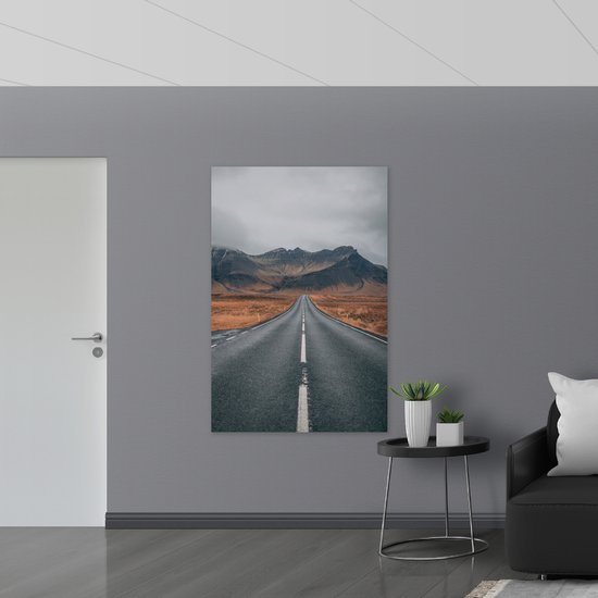 WallClassics - Poster Glossy - Road in Deserted Mountain Area - 100x150 cm Photo sur Papier Poster avec Finition Brillante