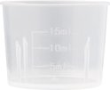 Een doorzichtige plastic maatbeker met markeringen voor 5ml, 10ml en 15ml.