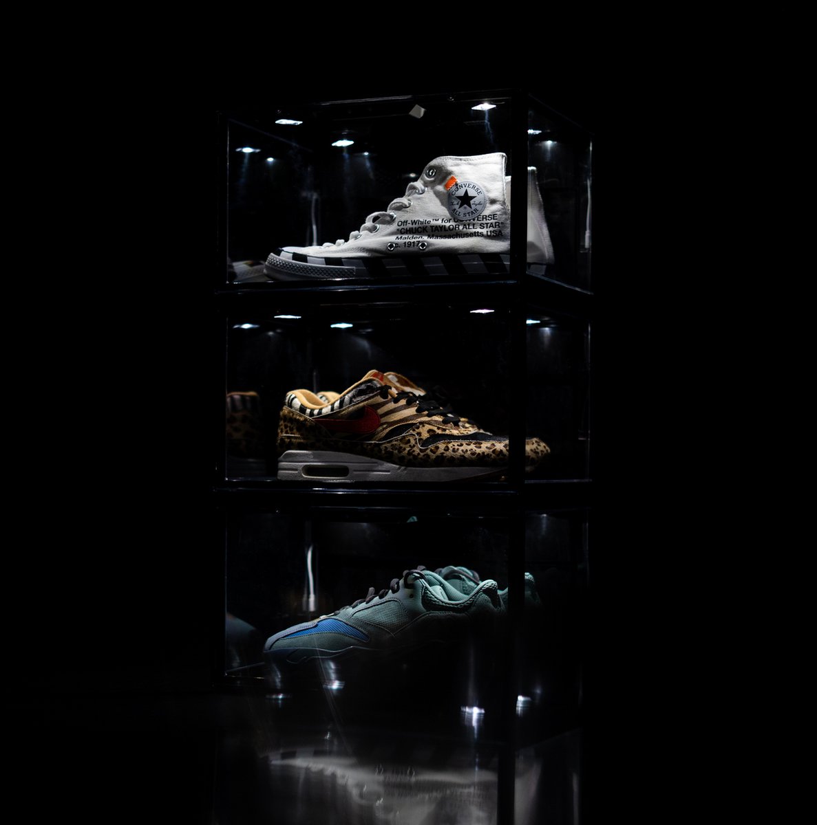 Sneaker Box met Led licht en voice controle | Trashurez | zwart | Schoenenrek | Schoenen opbergsysteem | Schoenenbank | Schoenen opberg box | Stapelbare Schoenenhouder |Schoendoos| Schoenenkast | Shoe box organizer | Sneakerbox | Opbergbox
