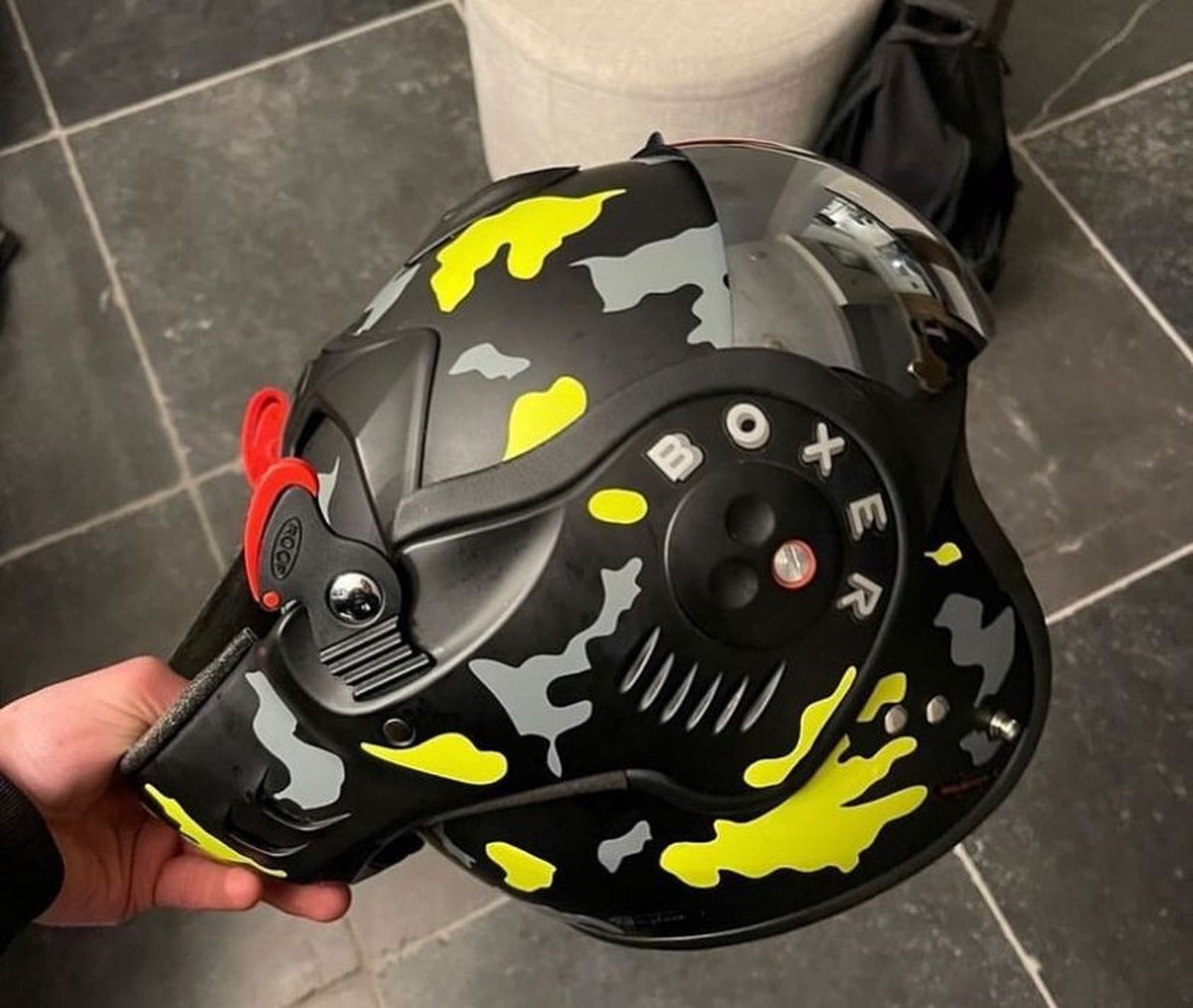 Helmstickers - Shark helm - Boxer helm - Camo - Grijs & Neon geel Piaggio Zip... | bol.com