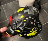 Helmstickers - Shark helm - Boxer helm - Camo - Grijs & Neon geel - Piaggio Zip Accessoire - Vespa Accessoire