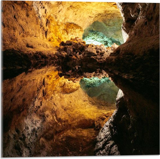 WallClassics - Acrylglas - Mooie Grot - Cueva de los Verdes - 50x50 cm Foto op Acrylglas (Wanddecoratie op Acrylaat)