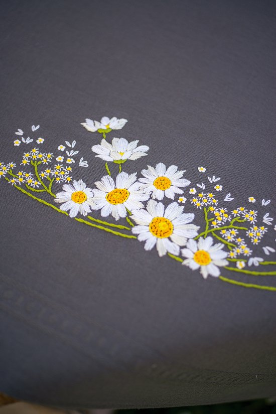 Vervaco - Tafelkleed kit - Margrietjes - PN-0191960 - Borduren - Borduurpakket - Borduurpakket volwassenen - Borduurpakket kind