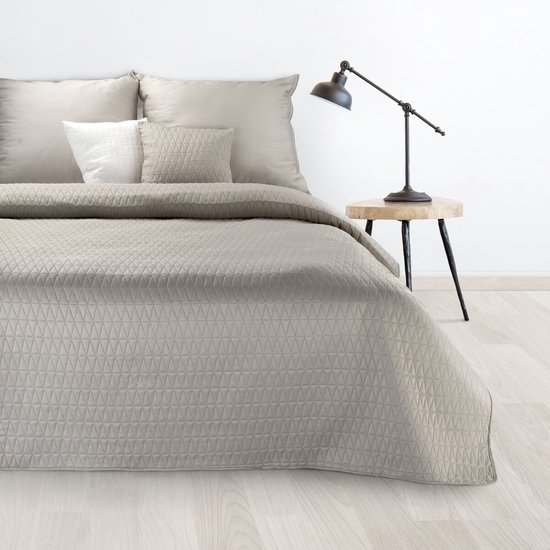 Oneiro’s luxe BONI Type 3 Beddensprei Taupe - 200x220 cm – bedsprei 2 persoons – beddengoed – slaapkamer – spreien – dekens – wonen – slapen
