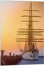 WallClassics - Vlag - Hoge Mast op Zeilschip bij Zonsondergang - 60x90 cm Foto op Polyester Vlag