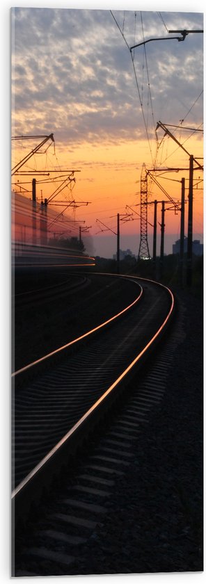 WallClassics - Acrylglas - Treinrails bij Zonsondergang - 30x90 cm Foto op Acrylglas (Met Ophangsysteem)