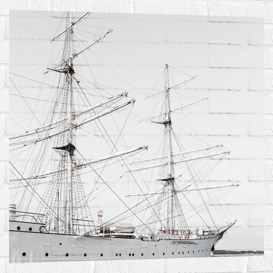 WallClassics - Muursticker - Groot Zeilschip op Kalm Water - 80x80 cm Foto op Muursticker