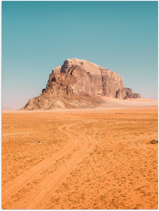 WallClassics - Poster Glanzend – Sahara met berg - 30x40 cm Foto op Posterpapier met Glanzende Afwerking