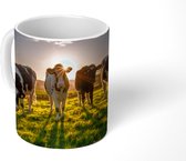 Mok - Koffiemok - Koeien - Zon - Gras - Dieren - Boerderij - Mokken - 350 ML - Beker - Koffiemokken - Theemok