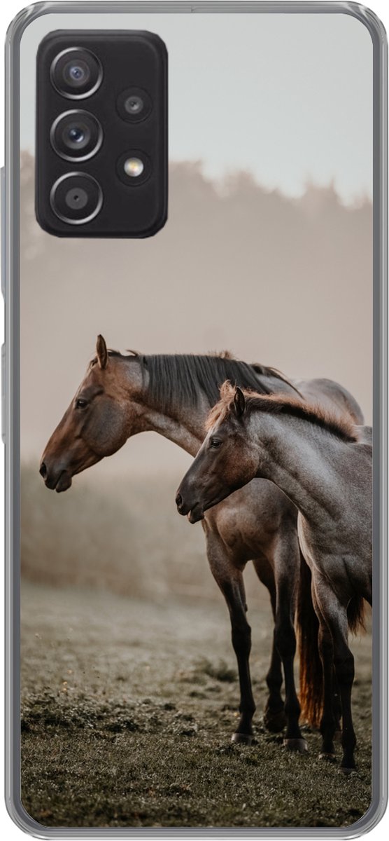 Telefoonhoesje Geschikt voor Samsung Galaxy A33 5G hoesje - Paarden - Mist - Weide - Siliconen Telefoonhoesje Telefoonhoesje