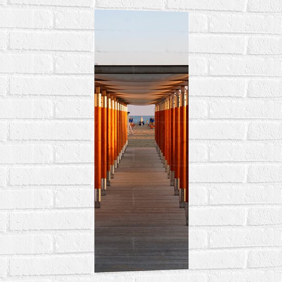 WallClassics - Muursticker - Steiger over Strand - 30x90 cm Foto op Muursticker