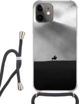 Hoesje met koord Geschikt voor iPhone 12 Mini - Paard - Licht - Berg - Siliconen - Crossbody - Backcover met Koord - Telefoonhoesje met koord - Hoesje met touw