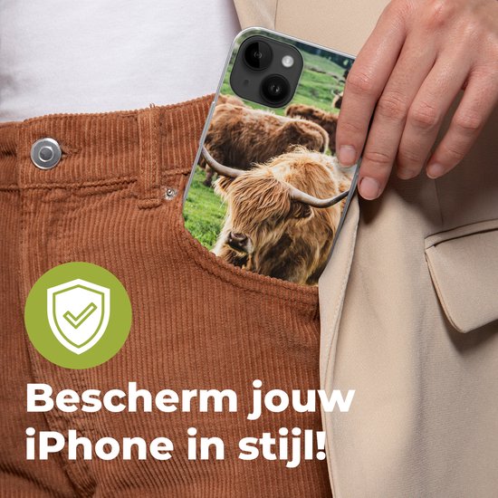 Apple iPhone 14 Plus - Coque souple - Highlanders écossais - Animaux - Herbe - Coque de téléphone en Siliconen