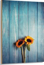 WallClassics - Hout - Zonnebloemen met Blauwe Schutting - 80x120 cm - 12 mm dik - Foto op Hout (Met Ophangsysteem)