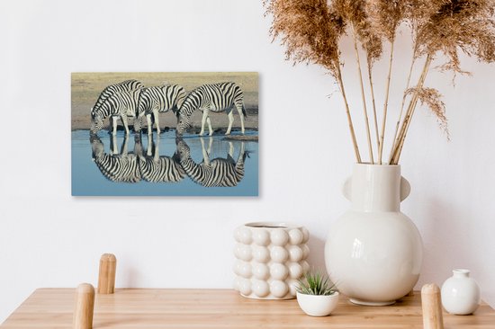 Canvas schilderij 30x20 cm - Wanddecoratie Zebra - Water - Reflectie - Savanne - Muurdecoratie woonkamer - Slaapkamer decoratie - Kamer accessoires - Schilderijen op canvas