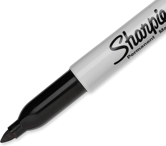 Close-up van de punt van een zwarte Sharpie permanente marker.