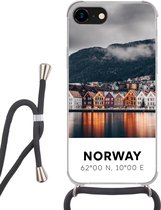 Hoesje met koord Geschikt voor iPhone 7 - Noorwegen - Scandinavië - Bergen - Winter - Siliconen - Crossbody - Backcover met Koord - Telefoonhoesje met koord - Hoesje met touw