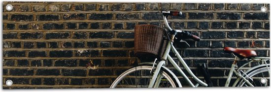 WallClassics - Tuinposter – fiets tegen Muur - 90x30 cm Foto op Tuinposter  (wanddecoratie voor buiten en binnen)