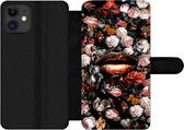 Bookcase Geschikt voor iPhone 12 Pro telefoonhoesje - Lippen - Bloemen - Verf - Oranje - Kunst - Abstract - Oude meesters - Met vakjes - Wallet case met magneetsluiting