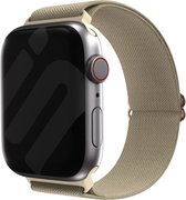 Strap-it Elastisch nylon bandje met klemsluiting - geschikt voor Apple Watch Series 1/2/3/4/5/6/7/8/9/Ultra- Rekbaar iWatch bandje in maat 42 / 44 / 45 / 49mm - sterrenlicht/starlight