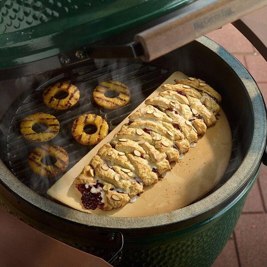 Big Green Egg - Half moon - Conveggtor Steen - Baking - Pizza - Stone - Medium - 30,5cm x 15,5cm x 1,5cm van Big Green Egg — afbeelding 2