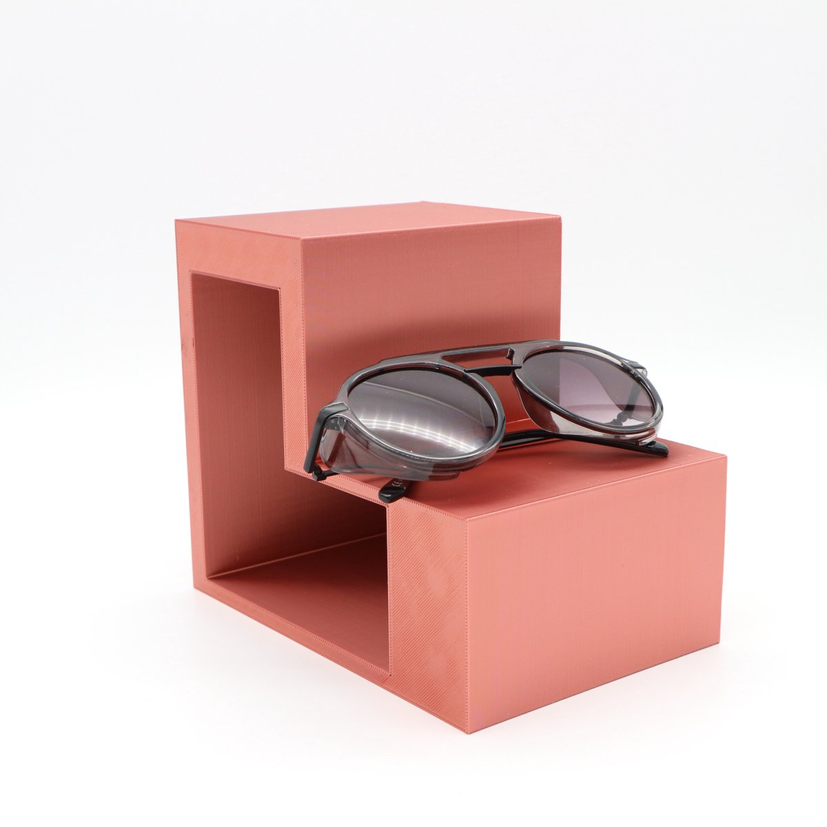 Fiastra Modica - brillenstandaard - brillenhouder - zonnebril standaard - plexiglas - gerecycled plastic