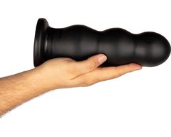 BUTTR - Tactical III Buttplug met Zuignap - XXL Anaal Plug met een Diameter van 8,3 cm - Buttplugs - Anal Plug - Sex Toys voor Vrouwen en Mannen - Butt Plug - Zwart