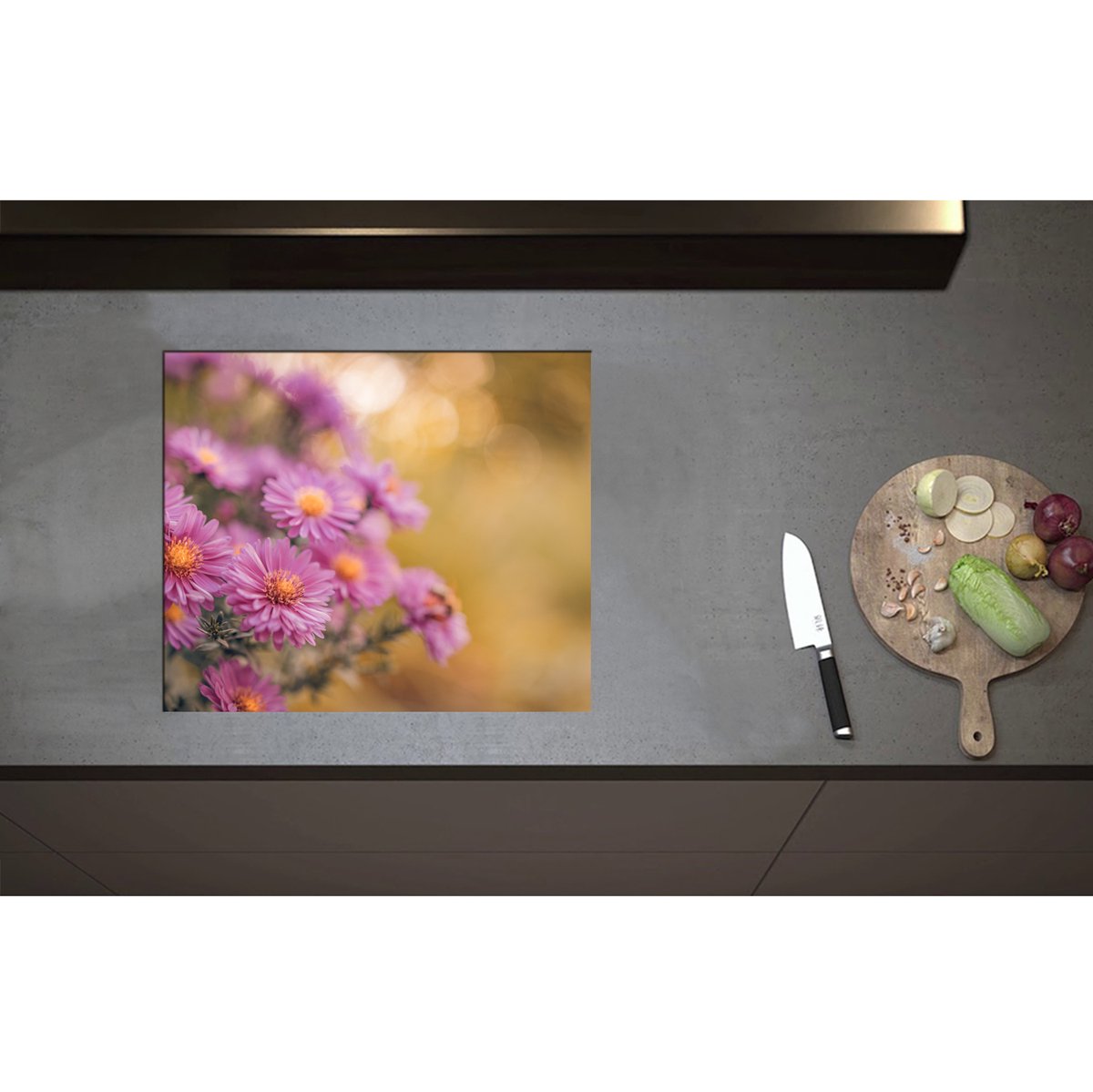 Inductieplaat Beschermer - Bos van Paarse Madeliefjes - 59x50 cm - 2 mm Dik - Inductie Beschermer - Bescherming Inductiekookplaat - Kookplaat Beschermer van Wit Vinyl
