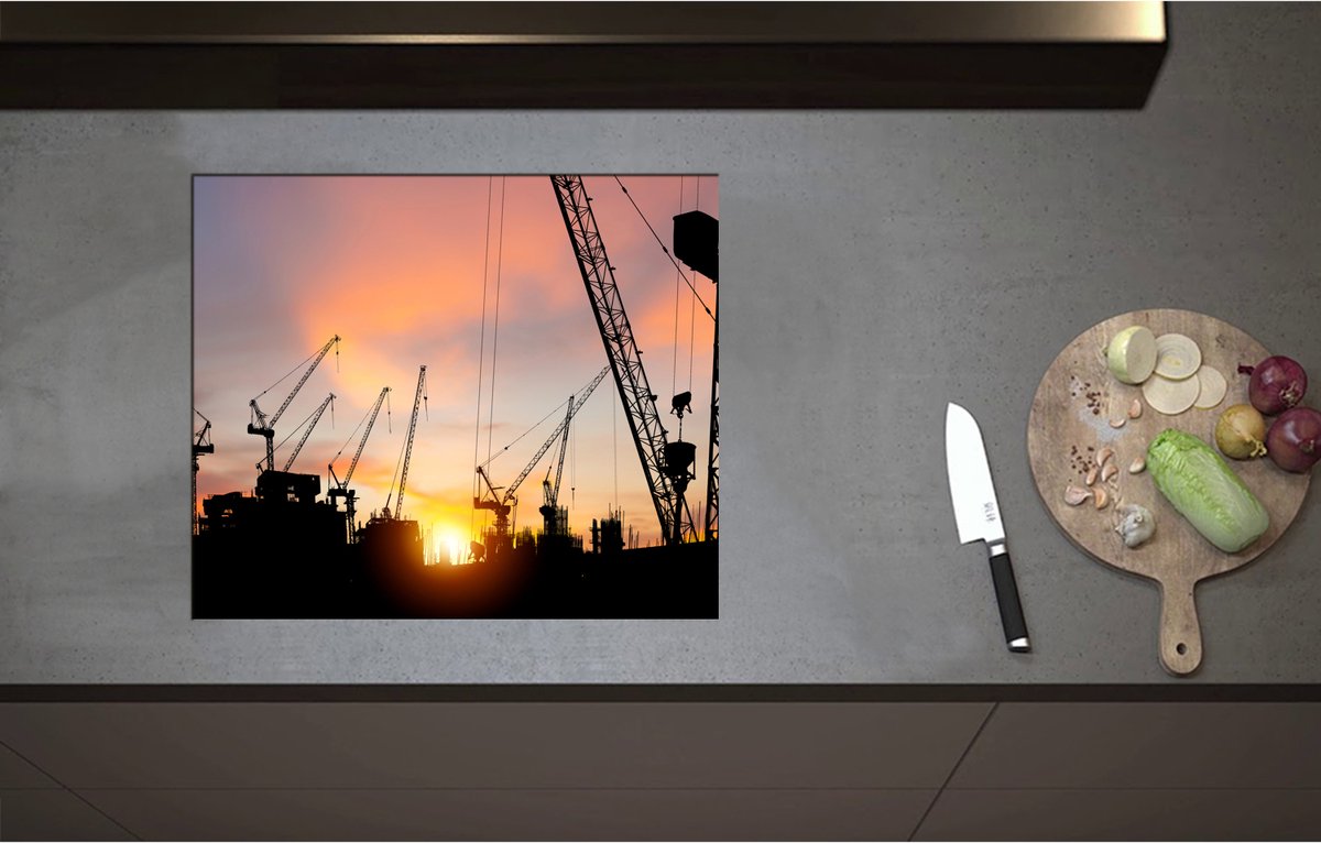Inductieplaat Beschermer - Bouwplaats met Hijskranen met Zonsondergang - 60x51 cm - 2 mm Dik - Inductie Beschermer - Bescherming Inductiekookplaat - Kookplaat Beschermer van Wit Vinyl