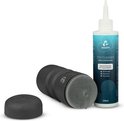 Grijze masturbator met gestructureerd oppervlak en een ronde dop, naast een fles EasyGlide Toy Cleaner.