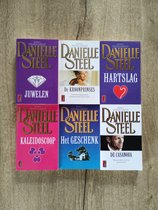 Danielle Steel Amerika's Populairste Schrijfster 6 Boeken 1 - De Kroonprinses 2 - De Casanova 3 - Het Geschenk 4 - Kaleidoscoop 5 - Hartslag 6 - Juwelen