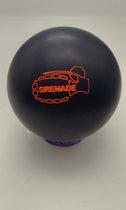 Bowling Bowlingbal 'Roto Grip Grenade' retrothane , navy blue, 12 p. met 2 graveringen die oranje zijn ingekleurd.