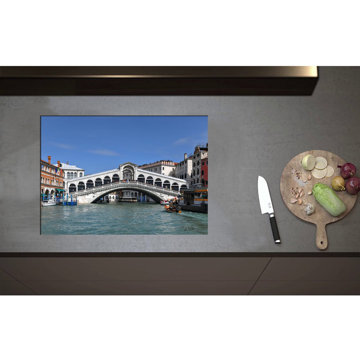 Inductieplaat Beschermer - Blauwe Lucht boven Rialto Brug in Venetië, Italië - 70x50 cm - 2 mm Dik - Inductie Beschermer - Bescherming Inductiekookplaat - Kookplaat Beschermer van Zwart Vinyl