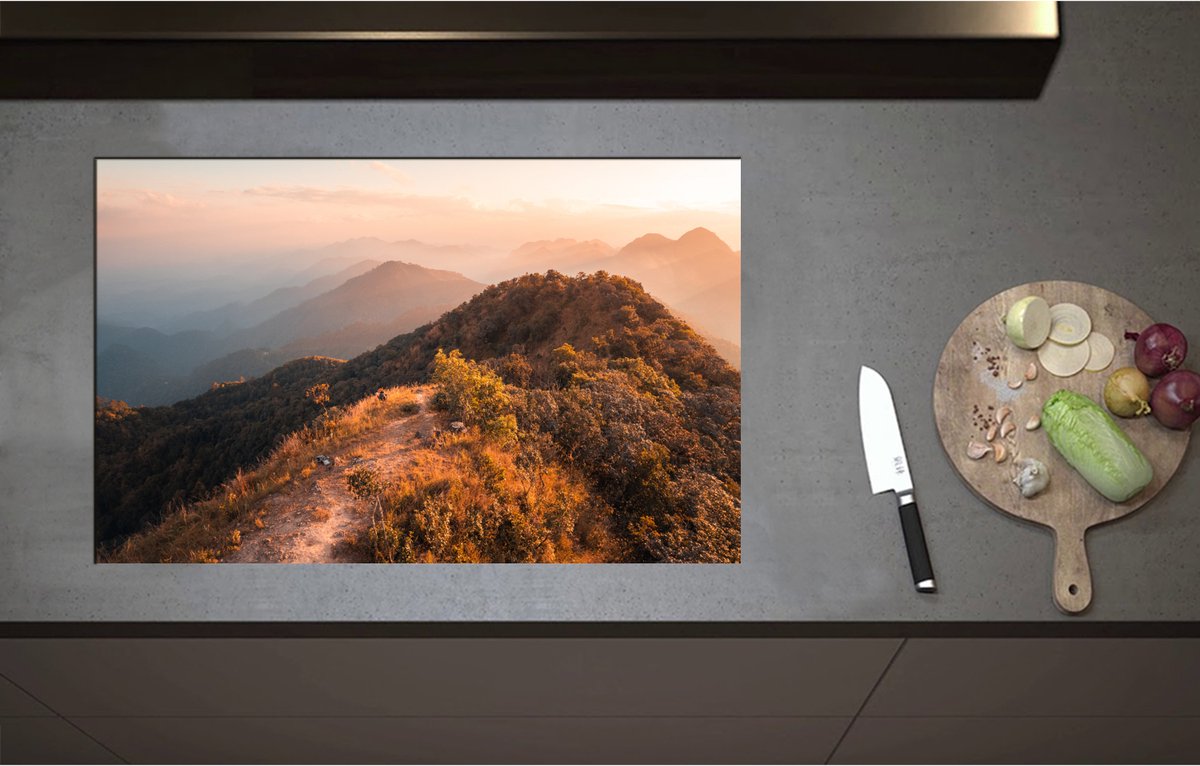 Inductieplaat Beschermer - Begroeiing op Bergen in Berglandschap - 85x51 cm - 2 mm Dik - Inductie Beschermer - Bescherming Inductiekookplaat - Kookplaat Beschermer van Zwart Vinyl