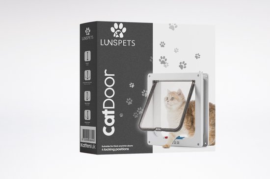 Doos van het Lunspets kattenluik met een goudkleurige kat die naar buiten kijkt.