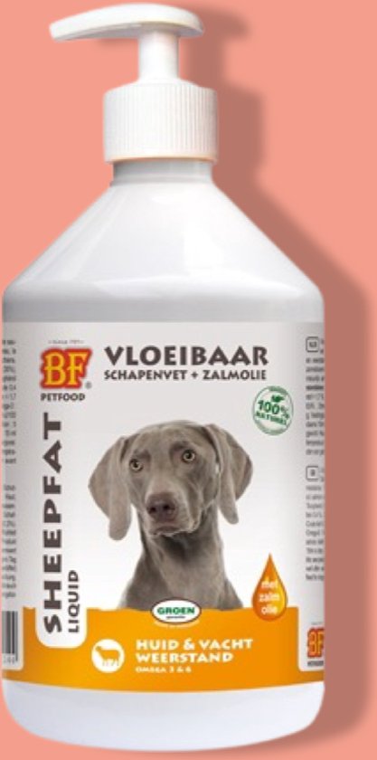 Witte pompflacon met oranje etiket. Sheepfat vloeibaar schapenvet met zalmolie, met een hondenkop erop.