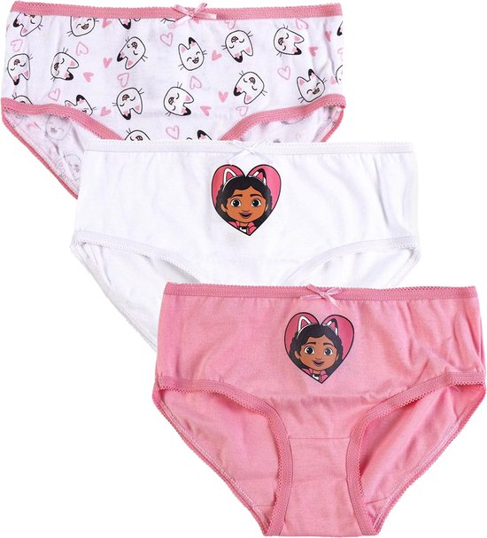 Drie onderbroekjes: een met kattenprint, een witte met meisje-in-hart, en een roze met meisje-in-hart.