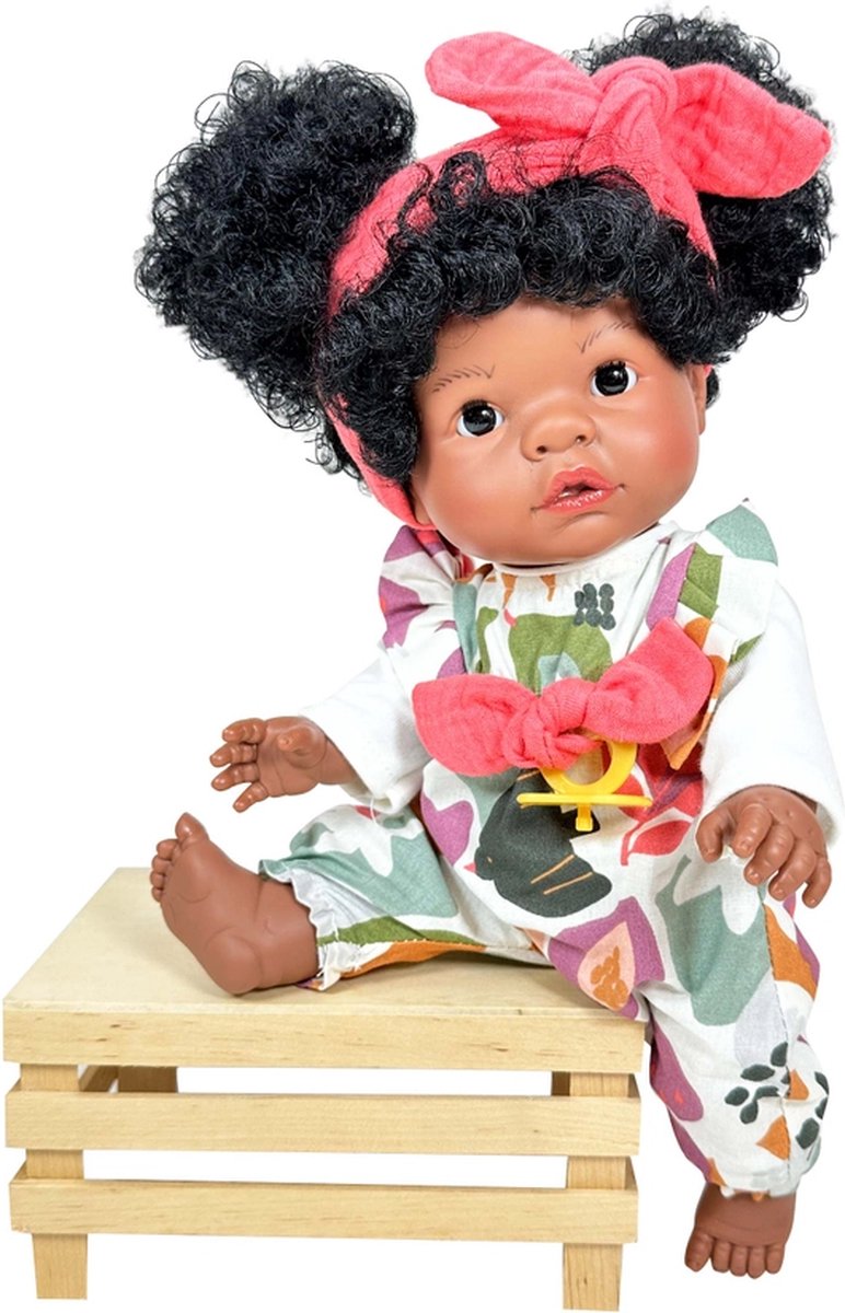 Nines D'Onil Nines d Onil Babypop Afrikaans Meisje 37 cm
