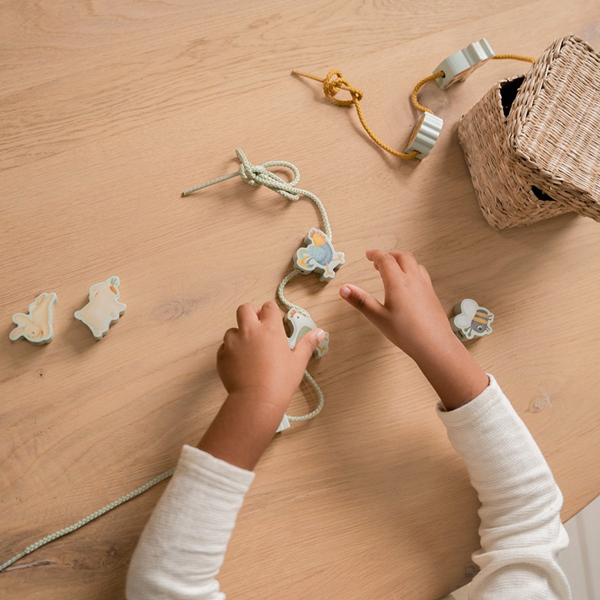 Little Dutch houten rijgkralen Little Farm - Leer rijgen - educatief speelgoed — afbeelding 5