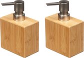Berilo zeeppompje/dispenser Bamboo - 2x - lichtbruin/zilver - hout - 10 x 6 x 15 cm - 500 ml - badkamer/toilet/keuken