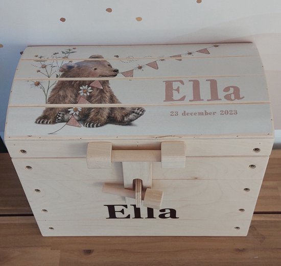 Boîte de rangement en bois naturel avec naam et faire-part de naissance