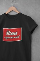 Shirt - Mens erger me niet - Wurban Wear | Grappig shirt | Leuk cadeau | Unisex tshirt | Meme shirt | Dirty shirt | Zwart