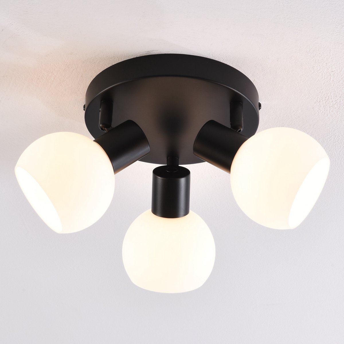 Draaibare plafondlamp met melkwit glas, 3-lichts - Peri